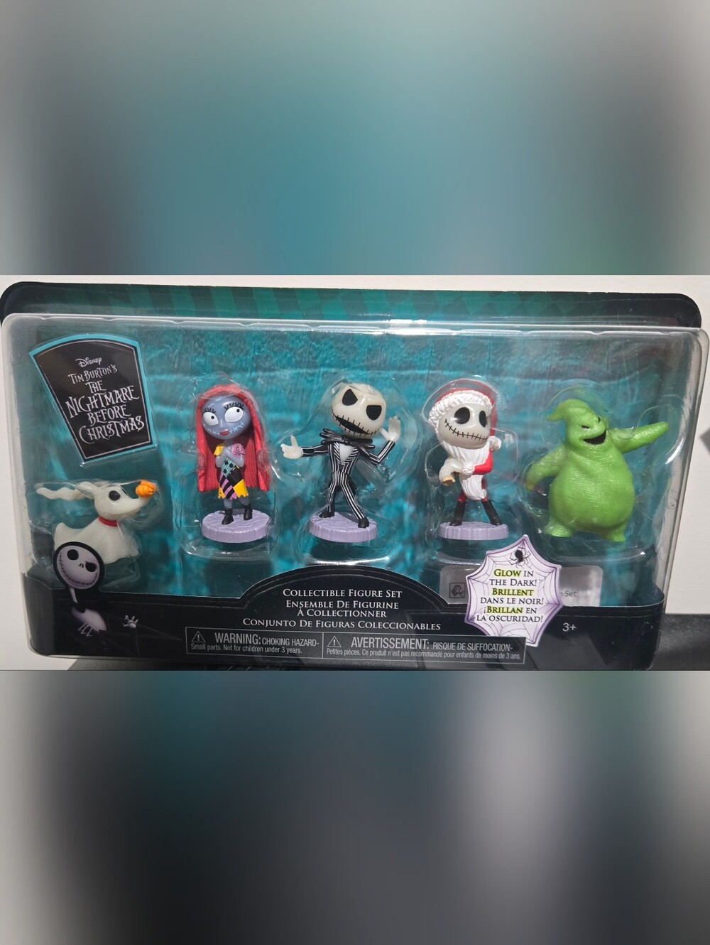 Disney The Nightmare Before Christmas Figure Set That Glows In The Dark.